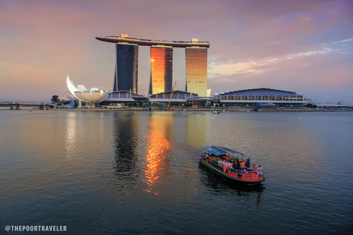 tour guide fee in singapore