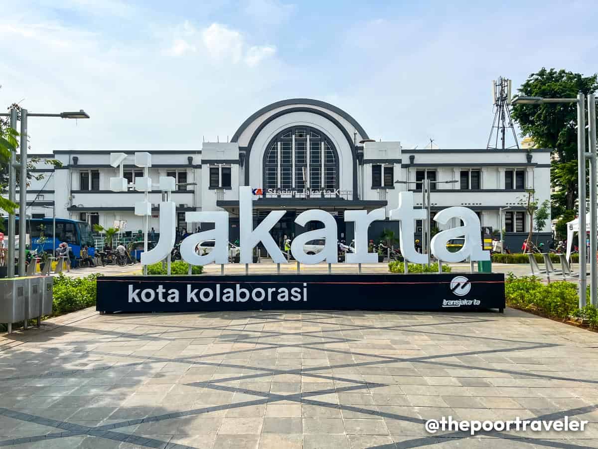 Знак Джакарты