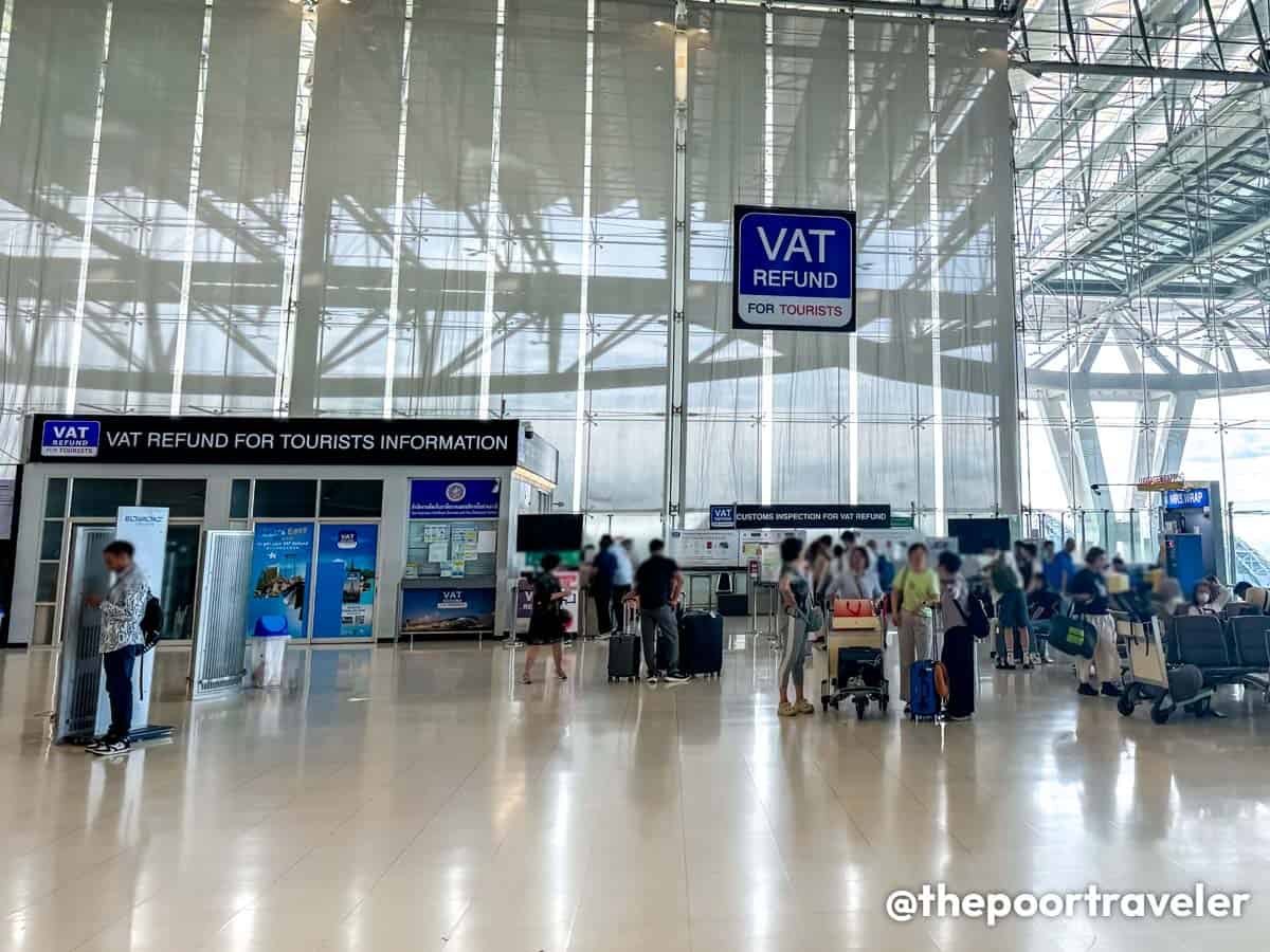 Balcão de inspeção alfandegária de reembolso de IVA no aeroporto de Bangkok